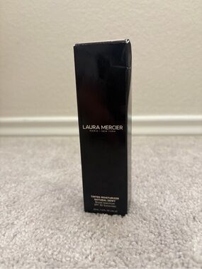 laura mercier Tinted Moisturizer - Black Packaging